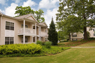 2550 Cumberland Blvd, Smyrna GA  30080-2800 exterior