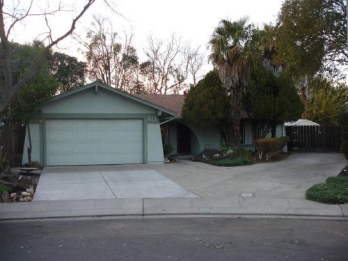 413 Moccasin Ct, Modesto, CA 95351-1768