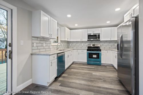 937 Kearny Ave, Lacey, NJ 08731-1116