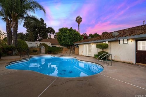 15740 Rancho Viejo Dr, Riverside CA  92506-5820 exterior