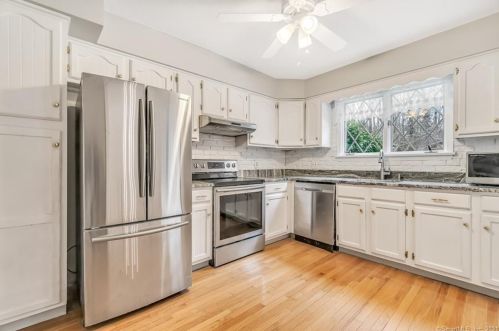 65 Derbyshire, Derby, CT 06418-2240