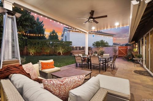 8 Campanero, Irvine CA  92620-1821 exterior