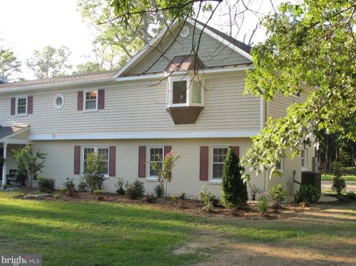 5826 Oak Grove St, Lorton, VA 22079-4115