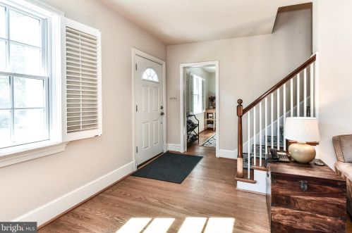 2832 Cleave Dr, Falls Church, VA 22042-2308