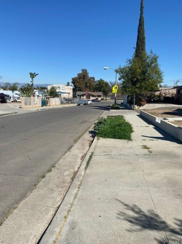 4460 Frst St, Riverside CA  exterior