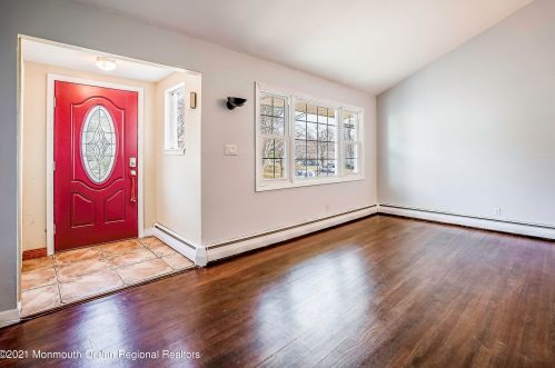 58 Maida Ter, Tinton Falls, NJ 07701-6265