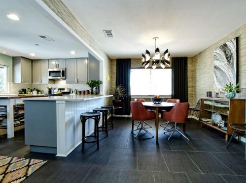 1406 Cardinal Hl Dr, Austin TX  78758-2705 exterior