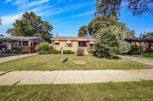 562 Radcliffe Ave, Des Plaines, IL 60016-2035