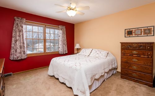 850 Vaughn Ct, Sycamore IL  60178-2000 exterior