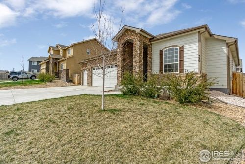 320 Glenroy Dr, Loveland, CO