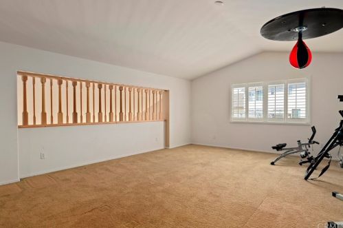 12758 Royal Palm Ln, Riverside CA  92503-7077 exterior