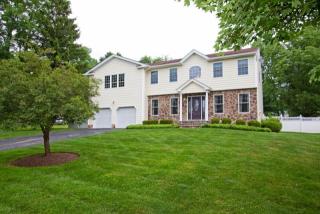 47 Maple Ave, Mendham, NJ 07945-1329