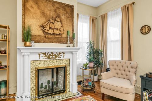 35 Leroy Pl, Tinton Falls NJ  07701-1712 exterior