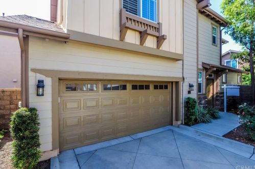60 Stratus Ln, Tustin, CA 92782-6521