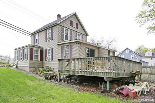 80 New Milford Ave, Dumont, NJ 07628-2911