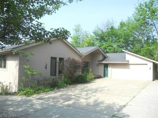 27800 Aurora Rd, Cleveland, OH 44139-1815