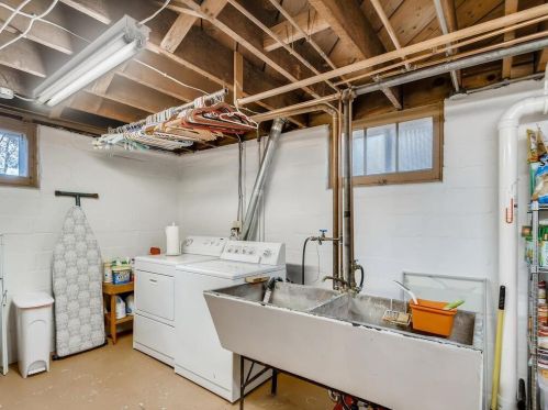 1669 Juliet Ave, Saint Paul MN  55105-2120 exterior
