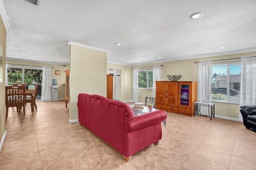 818 Cerritos St, Rialto, CA 92376-3161