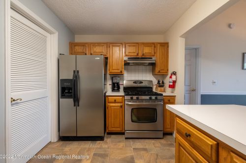 62 Des Moines Ct, Tinton Falls NJ 07712-3188 exterior