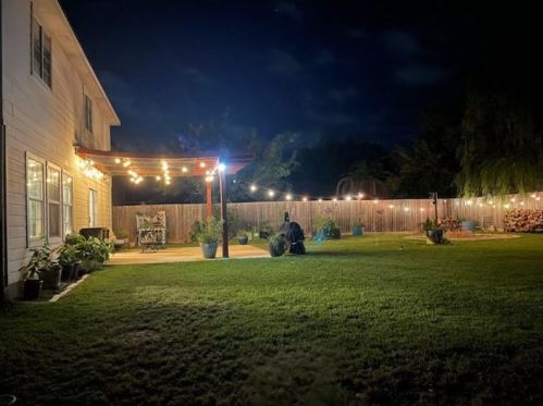 851 Brandi Cir, Uhland TX 78640-5340 exterior