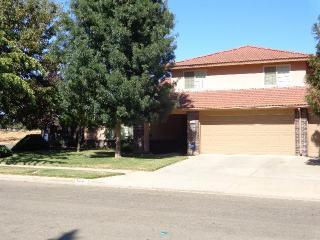 6686 Brunswick Ave, Fresno, CA 93722-9784
