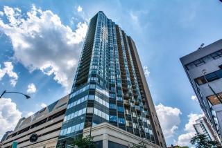 111 Maple St, Chicago IL  60610-5401 exterior