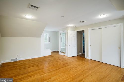 348 Kings Hwy, Tavistock NJ 08033-1205 exterior