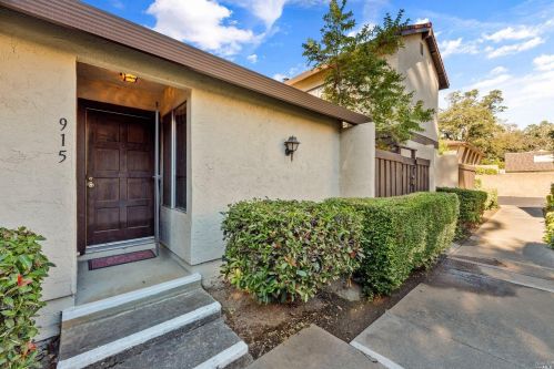 915 El Camino Ave, Vacaville, CA 95688-5338