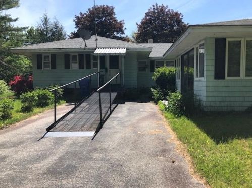 38 Mammoth Rd, Londonderry, NH 03053-4030