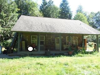 30319 Scouten Loop Rd, Bryant, WA 98223-8695
