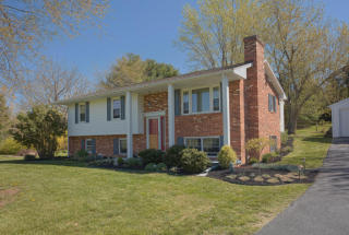 136 Mooreland Blvd, East Lexington, VA 24450-3927