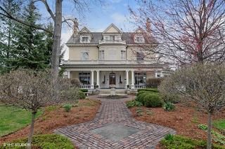 329 6th St, Oak Brook, IL 60521-4612
