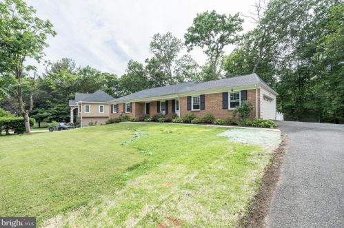 8235 The Midway, Annandale, VA 22003-3716