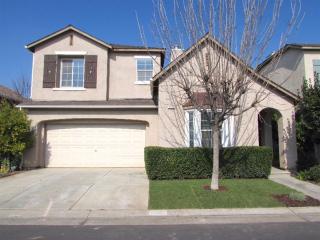 737 Tivoli Ln, Clovis, CA 93619-3769
