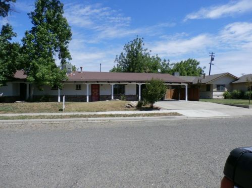 2350 Linden St, Dos Palos, CA 93620-2102