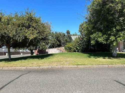 20516 Avenida Hacienda, Riverside CA  92508-2441 exterior