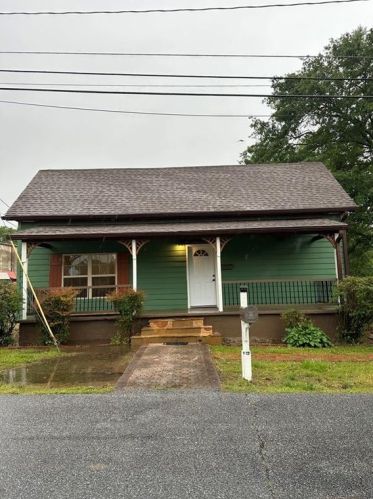 121 Walnut St, Commerce, GA 30529-3238