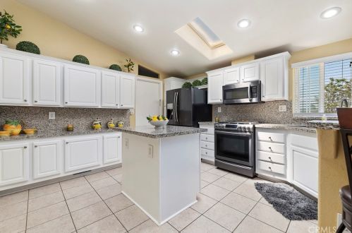 20090 Verta St, Perris, CA 92570-7182