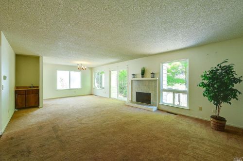 1364 Meadow Ct, Healdsburg, CA 95448-3346