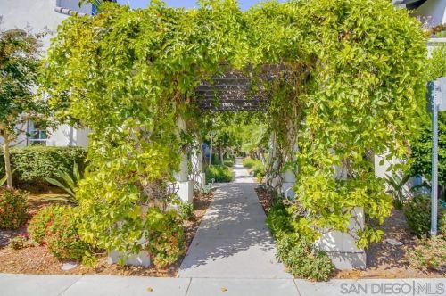 1661 Brittle Bush Dr, Chula Vista, CA 91915-2951
