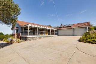 688 Saint Andrews Way, Lompoc, CA 93436-1357