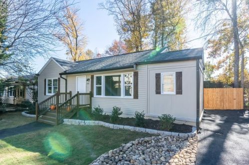 1352 Banberry Rd, Marietta, GA 30067-7704
