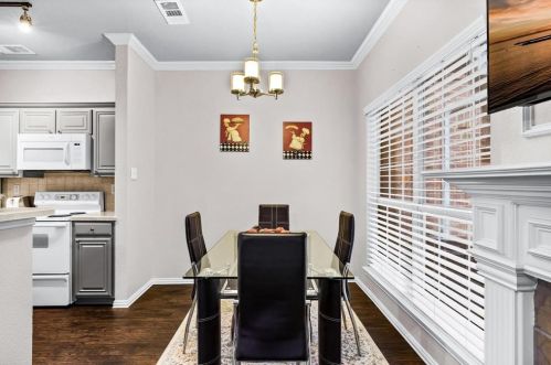 2402 Southlake Ct, Irving TX 75038-5654 exterior