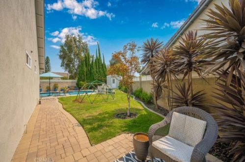 9878 Avenida Mateo, Cypress CA  90630-3445 exterior