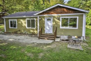 10218 Aqua Way, Seattle, WA 98168-1418
