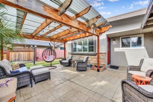 413 Beelard Dr, Vacaville, CA 95687-5811