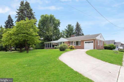 807 Mcallister St, Hanover, PA 17331-4199