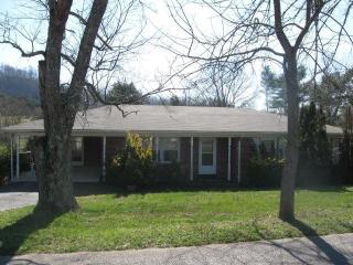 131 Cassetty Ln, Gainesboro, TN 38562-6033