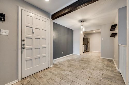 6005 Danbury Ln, Dallas, TX 75206-4564
