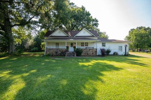807 Floyd Springs Rd, Armuchee, GA 30105-2409